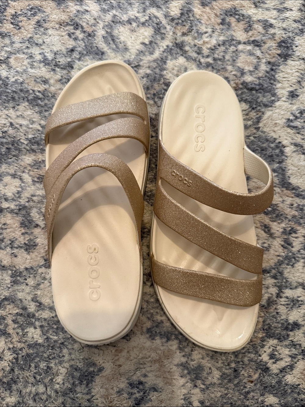 CROCS Women’s Glitter Triple-Strap Slide Sandals in Metallic Beige Gold